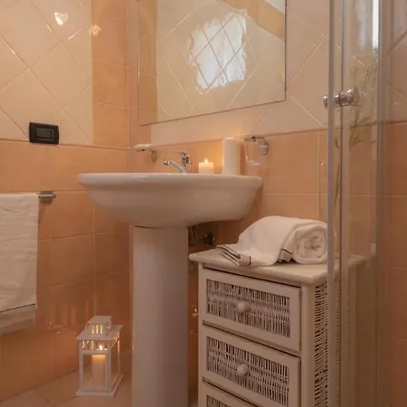 Apartment Stylish Le Fontane 1 Bedroom Sleeps 2 Villasimius