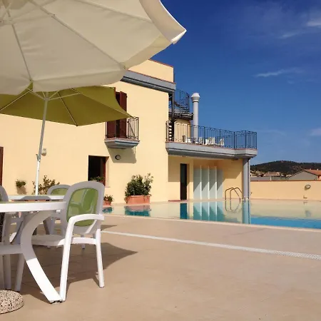 Stylish Le Fontane 1 Bedroom Sleeps 2 Apartment